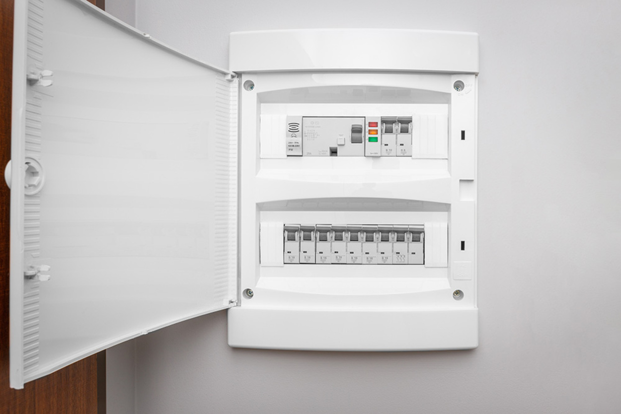 Über­spannungs­schutz bei Amann Elektrotechnik GmbH in Heilsbronn
